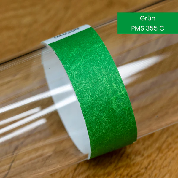 Grün-farbenes Tyvek-Einlassband mit Nummer PMS 355 C auf Glaszylinder
