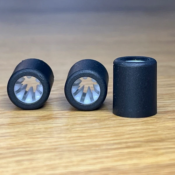 zweiteiliger Kunststoffverschluss in schwarzer Farbe